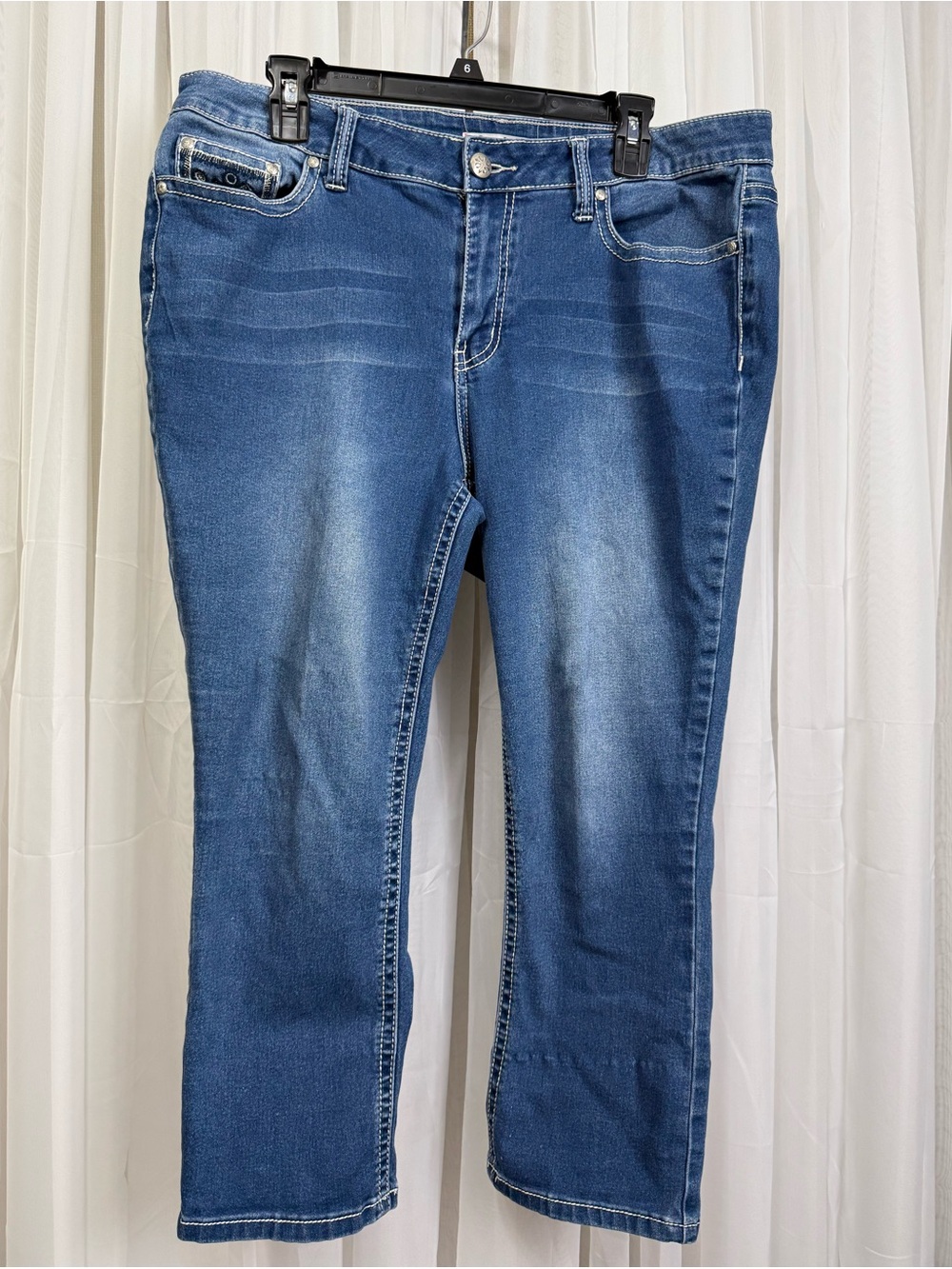 Love Indigo Capri Jeans Size 14 Embroidered Pocket Stretch Denim Cropped Pants